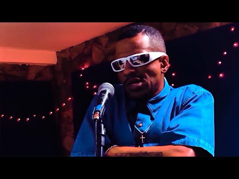 Rebolando e Olhando pra Mim - Vini Rotatori part. Bradock (Video Oficial)