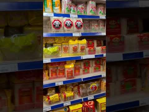 Shopping in Hoo Hing in London on 25/10/2020