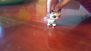 LPS singing All I Want for Christmas is my two front teeth