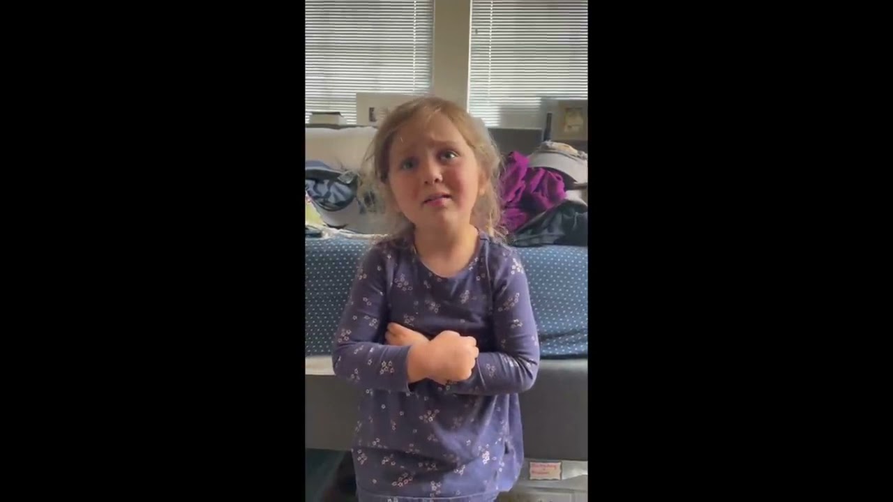 Toddler Scolds Dad For Speaking to His Teenage Daughter Angrily - 1215002