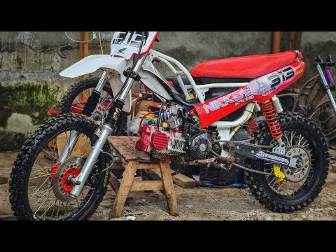 XRM 125 4 Valve Test on Flat Track