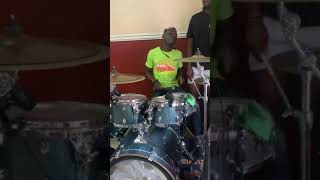 Nigerian drummer meets ghanian drummer sharing ide