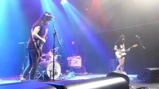 The Coathangers - Springfield Cannonball → Perfume (Houston 02.08.17) HD