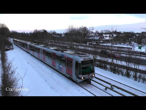Sneeuw en RET Metro Rotterdam in Rhoon naar De Akkers