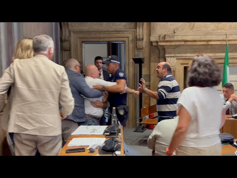 Terni: Madness in the city council, threats and a brawl between Bandecchi and an opposition counc...