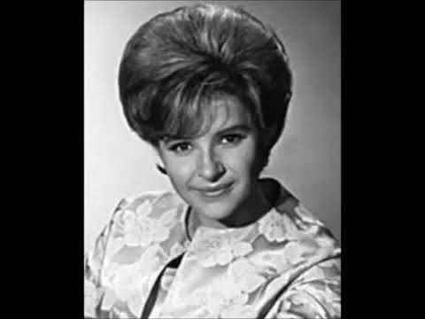 Brenda Lee -- Everybody Loves Me But You (1962)