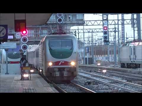 E402b sull'Intercity Notte 795 Torino Porta Nuova-Reggio Calabria Centrale a Bologna Centrale