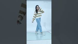 Download lagu Lidya Danira 1 mp3