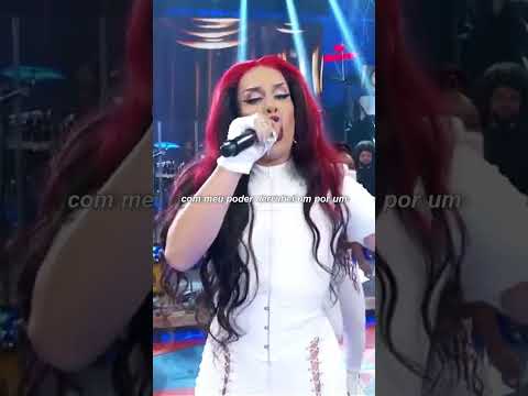 Gloria Groove cantando "A Queda" no "Altas Horas"