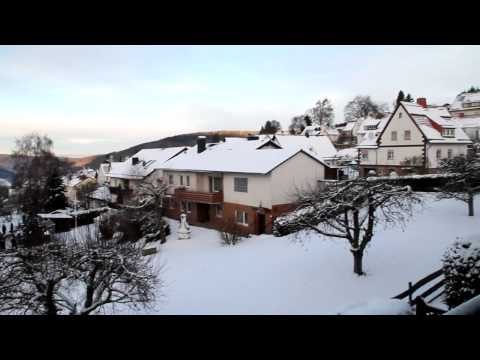 Winter in Nordhessen - Schwenk über Helsa-Wickenrode - Blickrichtung Helsa