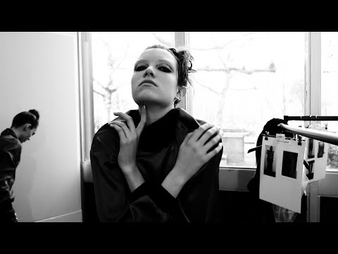 download lagu mp3 mp4 Amie Victoria Robertson, download lagu Amie Victoria Robertson gratis, unduh video klip Amie Victoria Robertson