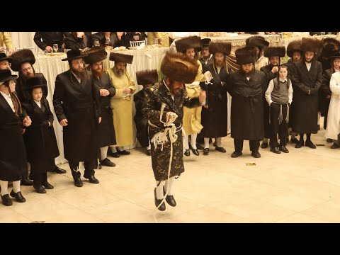 Kretchnif Rebbe Of Kfar Ata Dancing Mitzvah Tantz | האדמו״ר מקרעטשניף כפר עטה בריקוד מצוה טאנץ