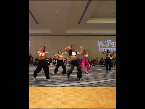 These dancers understood the assignment in @sloaner7’s room 🔥