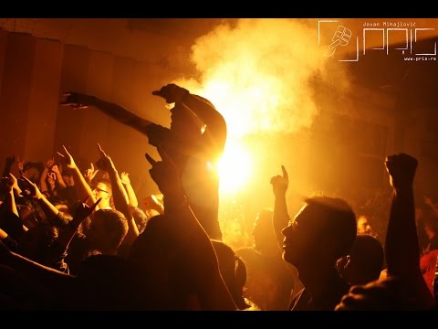 PRIS.rs: Mortal Kombat - snimak iz busa, 74, 75, Pozer (krug) @ The Quarter, 22.10.2016.