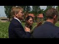 Koning Willem-Alexander steekt op Voorne-Putte boeren hart onder de riem