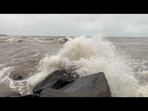 4K HDR 60fps - Ocean Waves Crashing on Rocks | Waves Sound Help You Relax, Study or Sleep