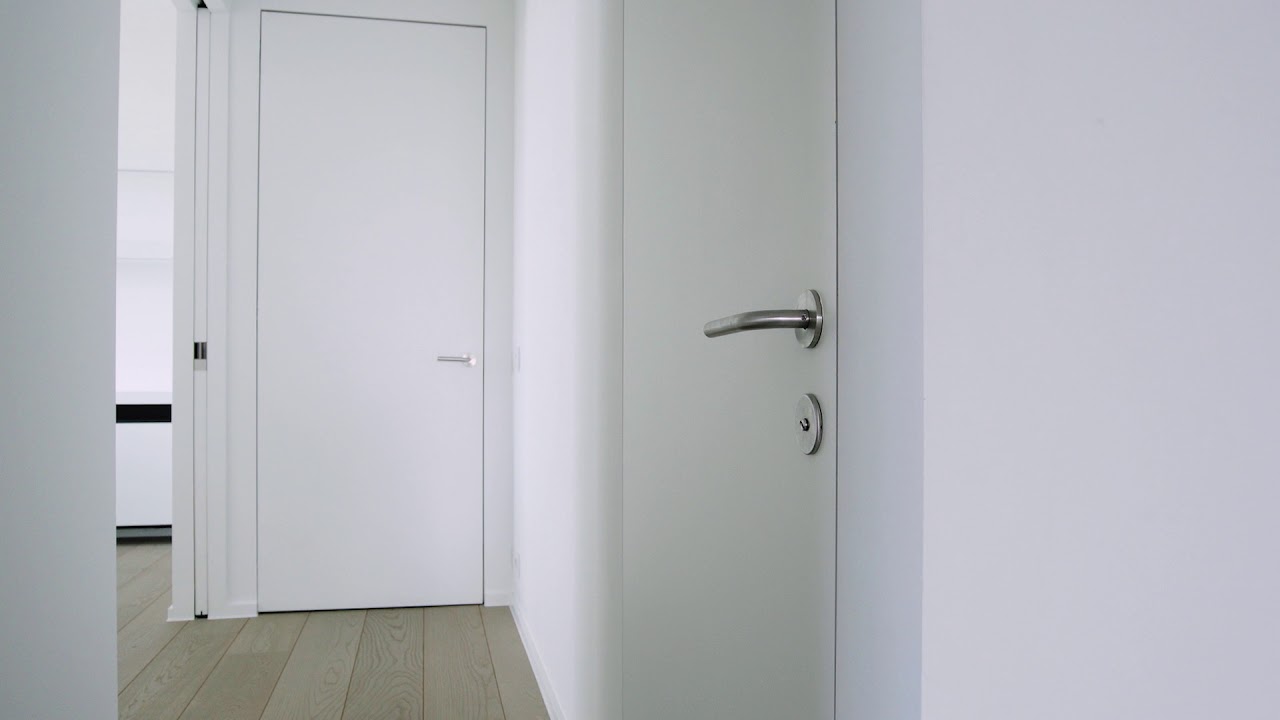UNIEKE DEUREN MET GEÏNTEGREERDE SCHARNIEREN EN MAGNEETSLOTEN