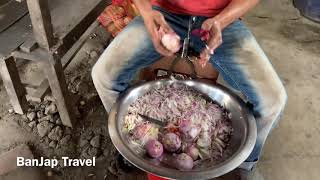 preview picture of video 'পারবেন নাকি এত দ্রুত পেঁয়াজ কাটতে? Onion slice by hands| Borhanuddin tea stall'