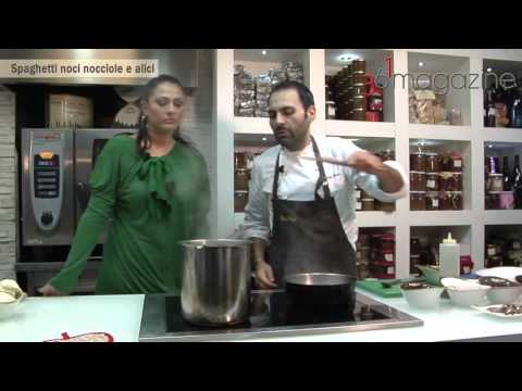 Spaghetti noci, nocciole e alici