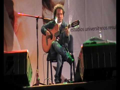 8. Alejandro Filio - Mujer que camina