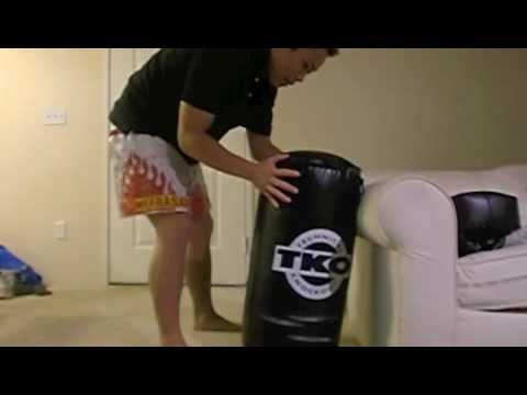 サンドバッグの正しい使い方。