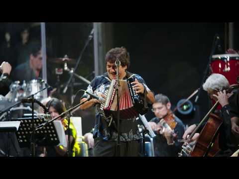 Celso Piña - Reina De Cumbias (En Vivo) ft. la Orquesta de Baja California