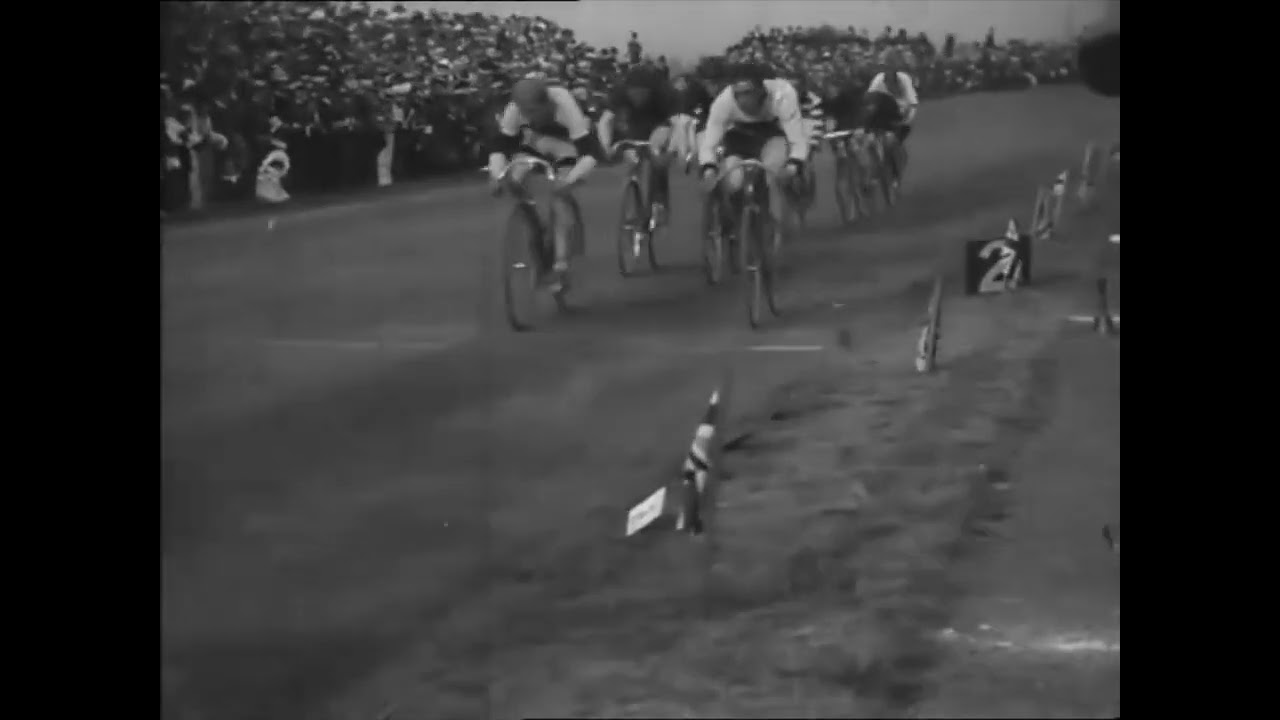 Race for the Muratti Cup at Manchester Wheelers' Annual Meet (1901) Mitchell & Kenyon