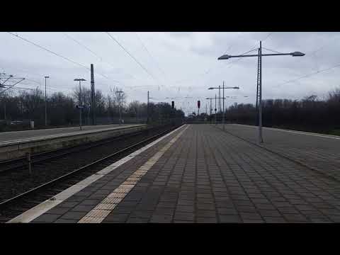 Einfahrt des RE44 Ersatzzug nach Bottrop hbf, in Rheinhausen