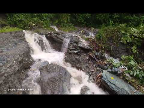 Completely washed off-road between Shera and Layshi