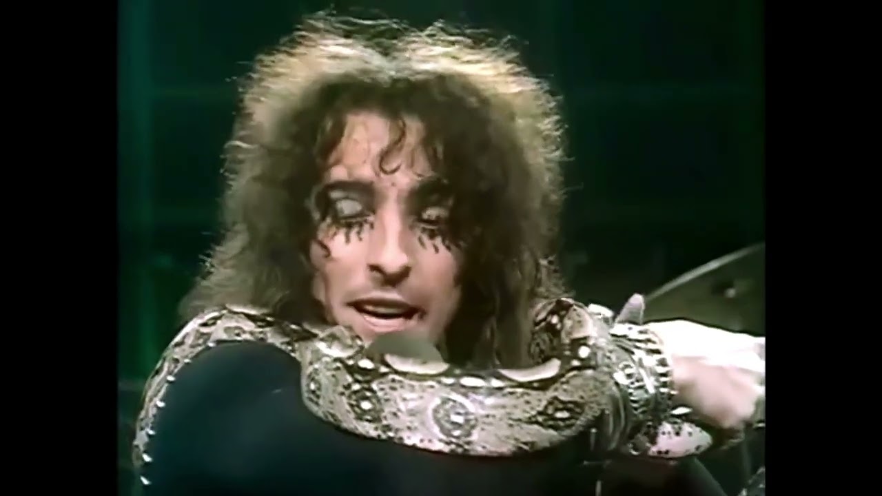 Alice Cooper - Is It My Body (1971 4K) - YouTube