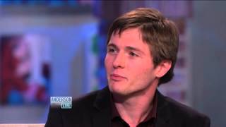 Does Raffaele Keep in Touch with Amanda?