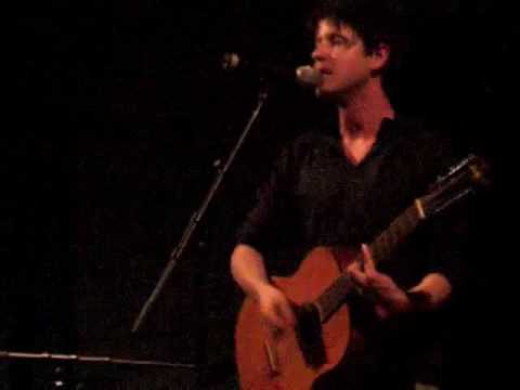 Lasse Lindh - Ingen vind kan blåsa omkull oss nu @ Fairfest 2009 [Video 5]