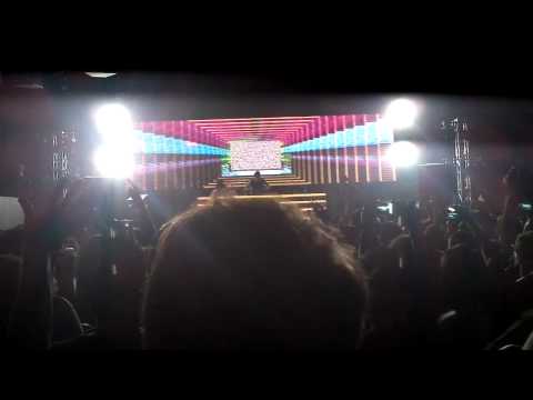 Porter Robinson @ New City Gas - Montreal 2012 - Language