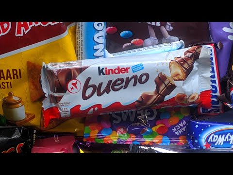 Kinder Bueno | Lots of candies @Foodieezz
