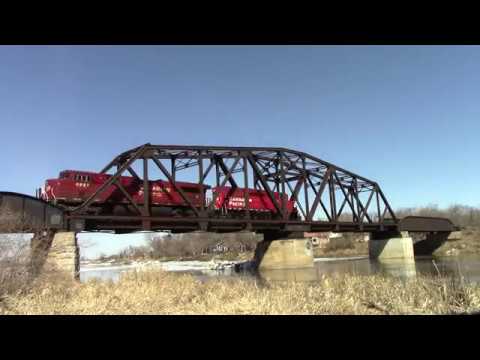 CP Railfanning HD: The Odd Couple! CP 8921 West, Headingley, MB