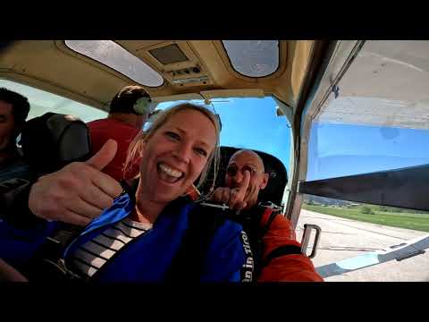 Maaike's first skydive 23-6-22