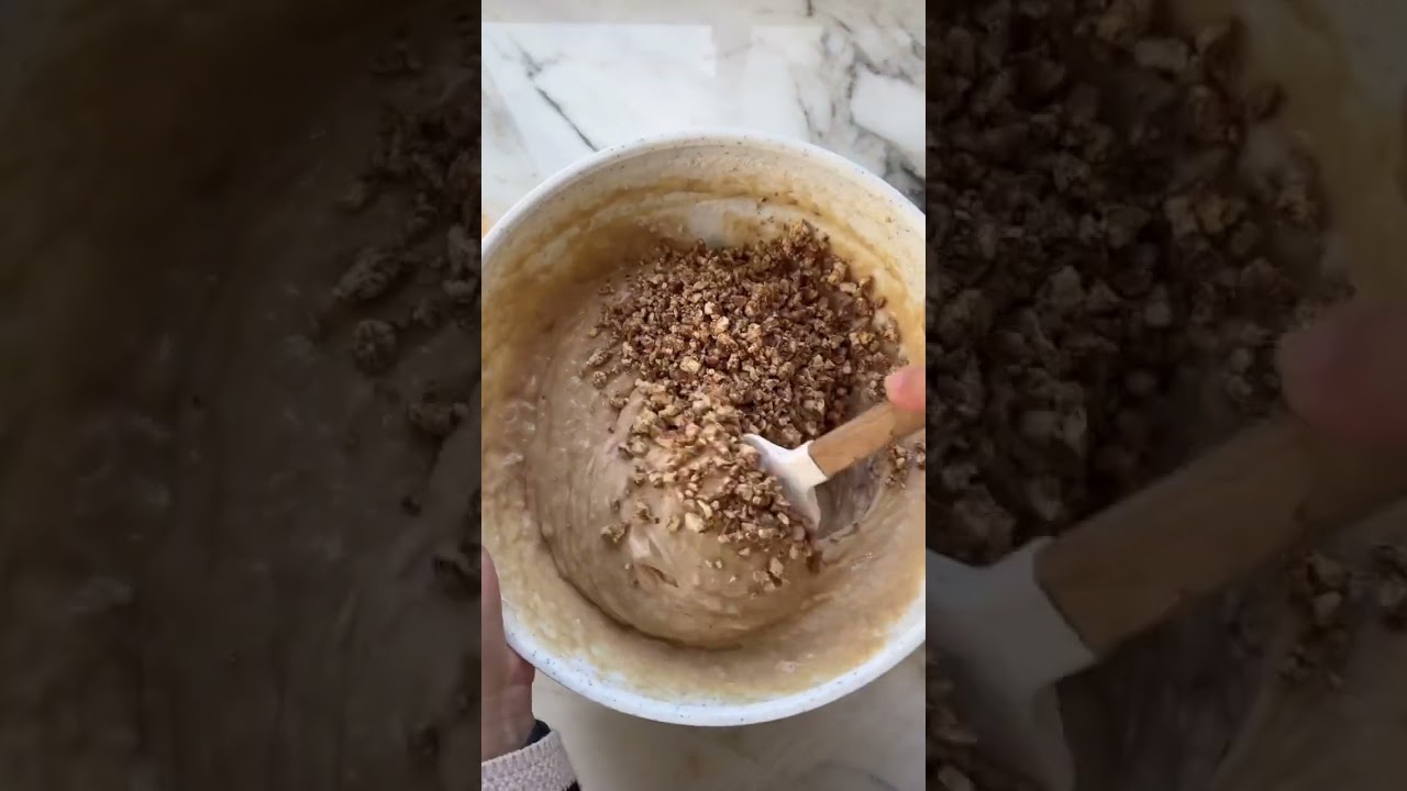 I thought the banana nut bread was good, then I tried these muffins 🤌🏼 . Recipe is fresh on baranbak