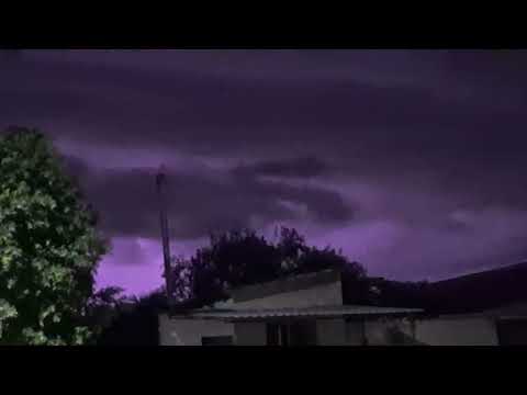 Relâmpagos em Mozarlândia, Goiás, 08/11/2025 . Passagem de frente fria e ciclone extratropical PT 02