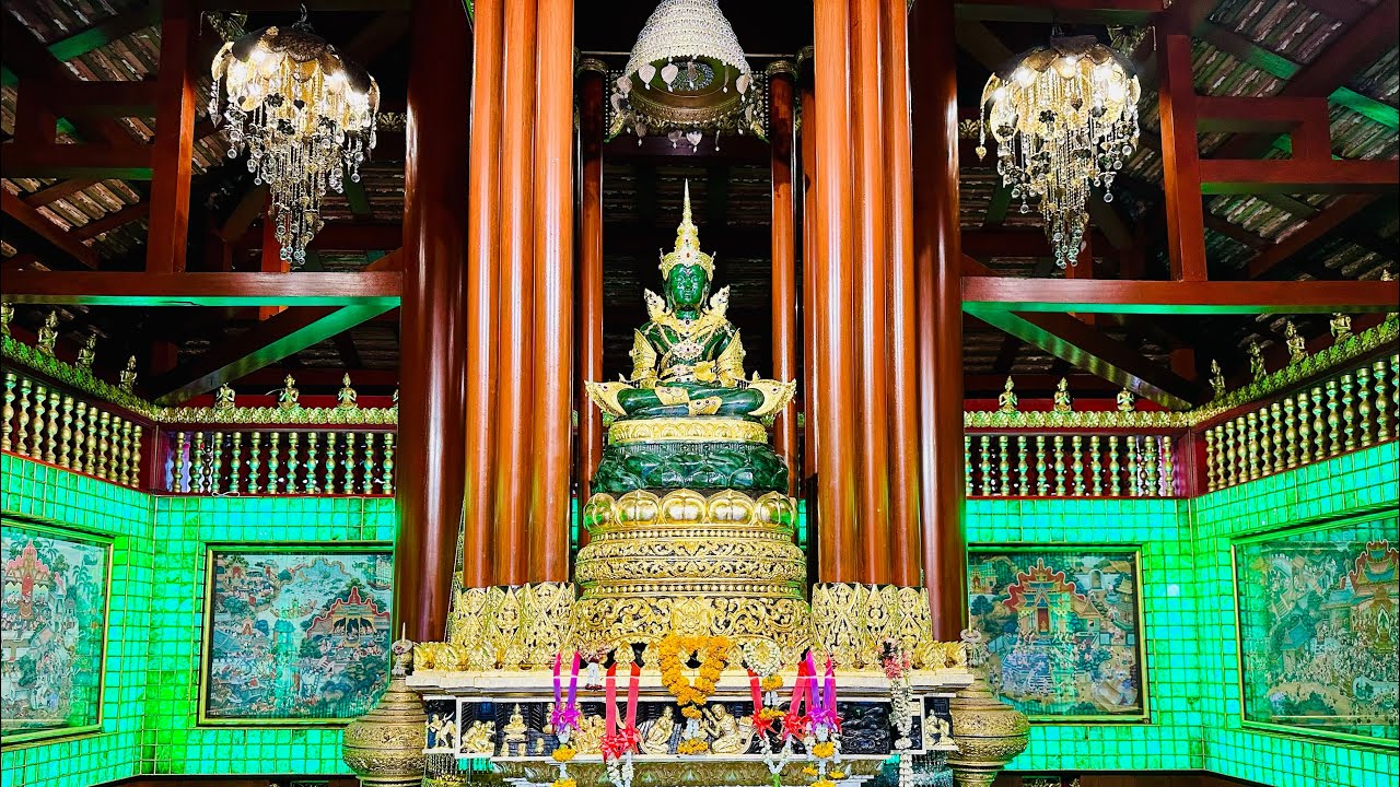 Embark on a walking tour of the exquisite Wat Phra Kaew in Chiang Rai.