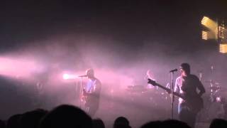 LOUISE ATTAQUE "Tu Dis Rien" au Cargö