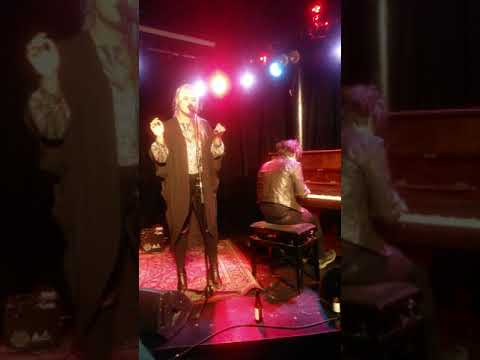 Julia Frej & Jon Bordon - Shoreline