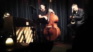 Short story, Waidtløw AC Hess