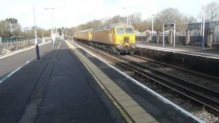 preview picture of video '57305 & 57301 top & tail 1Q14 through Fareham yesterday the 31st January 2013'