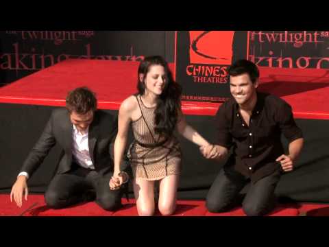 download lagu mp3 mp4 Kristen Stewart Foot Movie, download lagu Kristen Stewart Foot Movie gratis, unduh video klip Kristen Stewart Foot Movie