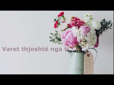 Varet thjeshtë nga ti...