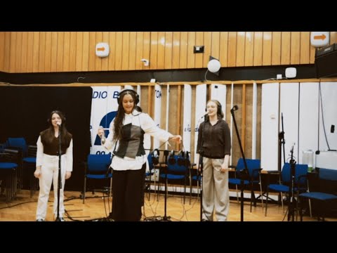 Nikola Wądołowska x Groove Matters- My Hair (Ariana Grande cover)