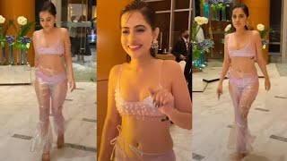 Urfi Javed Reached The Hotel Wearing Transparent Pants, Then Started Giving Such Poses