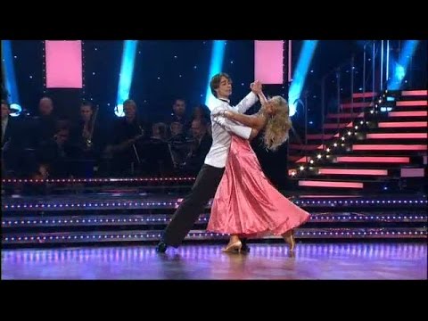Alexander Rybak och Malin Johansson - slowfox - Let’s Dance (TV4)