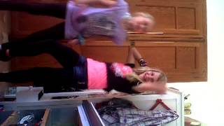 Las maps ; Lotte y Eloise bailando Tictoc