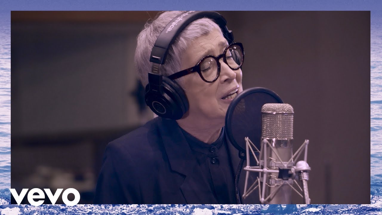 Teresa Parodi le canta a un tiempo “Distinto”